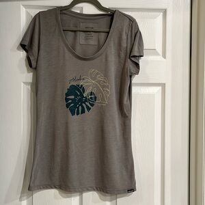 Caraloha XL grey with green and yellow leaf design bamboo t-shit